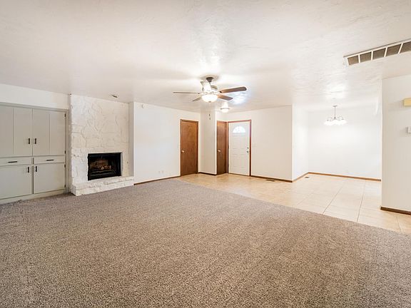 5th image of 624 Ottawa Pl
