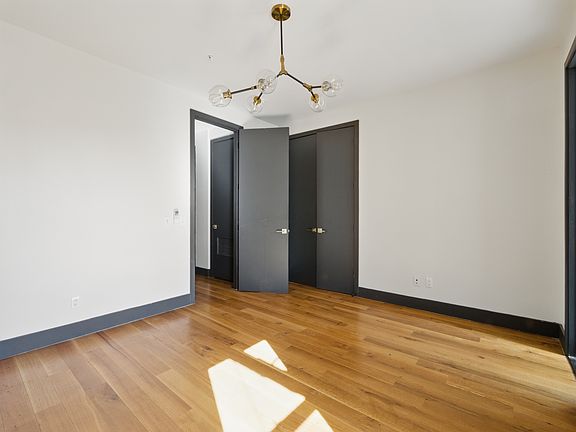 5th image of 5 Saint Pauls Ave #2R
