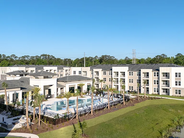 The Pointe at Davis Creek — Photo 32
