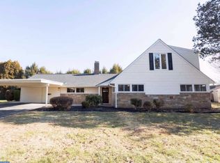 24 Firebush Rd, Levittown, PA 19056