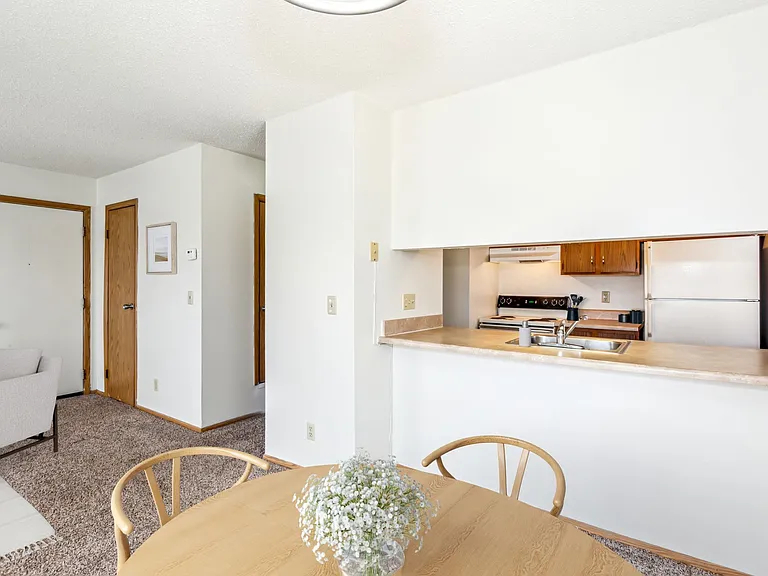 Willow - 1 Bed / 1 Bath - 676 Sq.Ft.
