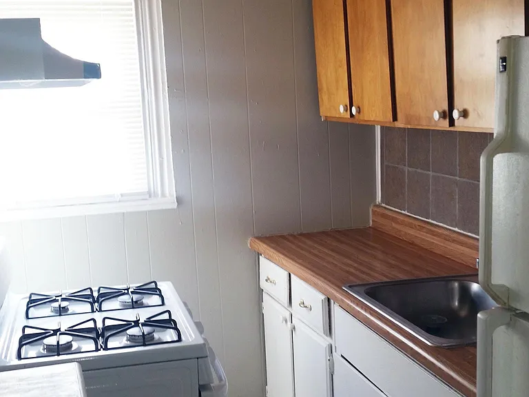 1212 Dekalb St #2R — Photo 4