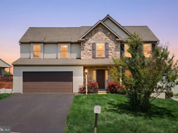 315 Lynne Dr, Mount Wolf, PA 17347