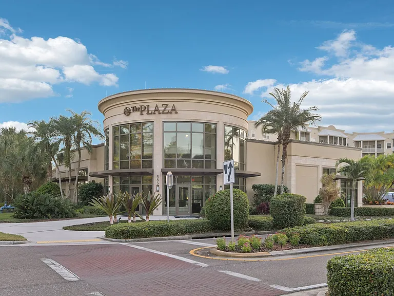 Imperial Palms Apartments — Photo 45