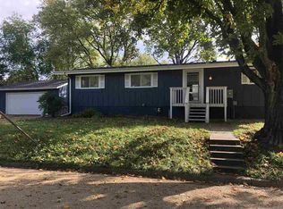 717 2nd St SE, Waverly, IA 50677