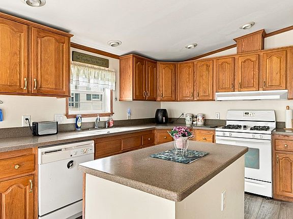 5th image of 65 Tarah Way
