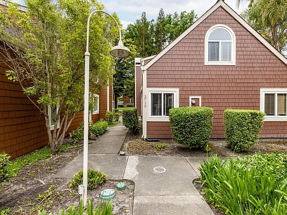 3rd image of 2710 Lakeview Drive