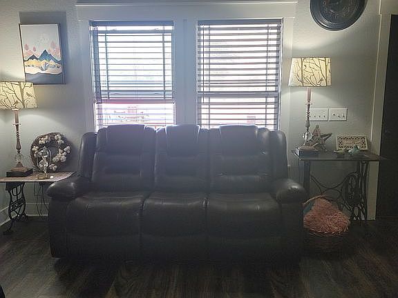 2nd image of 2804 Henderson Rd