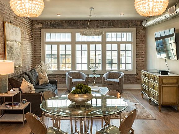 2nd image of 614 Baronne St #301