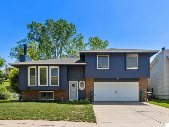 11105 Crown Point Ave, Omaha, NE 68164