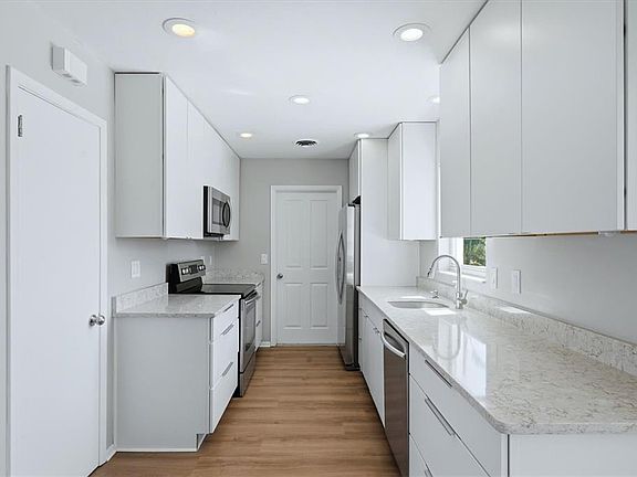 4th image of 4872 Nautilus Rd