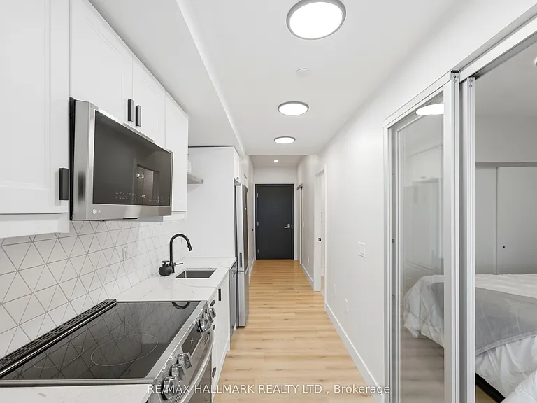 5 Wellington St S #1403 — Photo 10