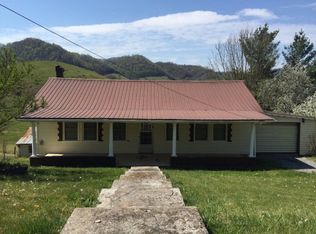 1804 Memorial Dr, Castlewood, VA 24224