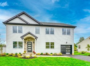 8 Burnham Rd, East Brunswick, NJ 08816