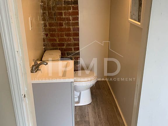 2nd image of 19318 Ashton Ave