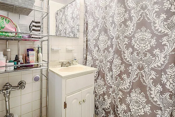 Rented by Douglas Elliman | media 2