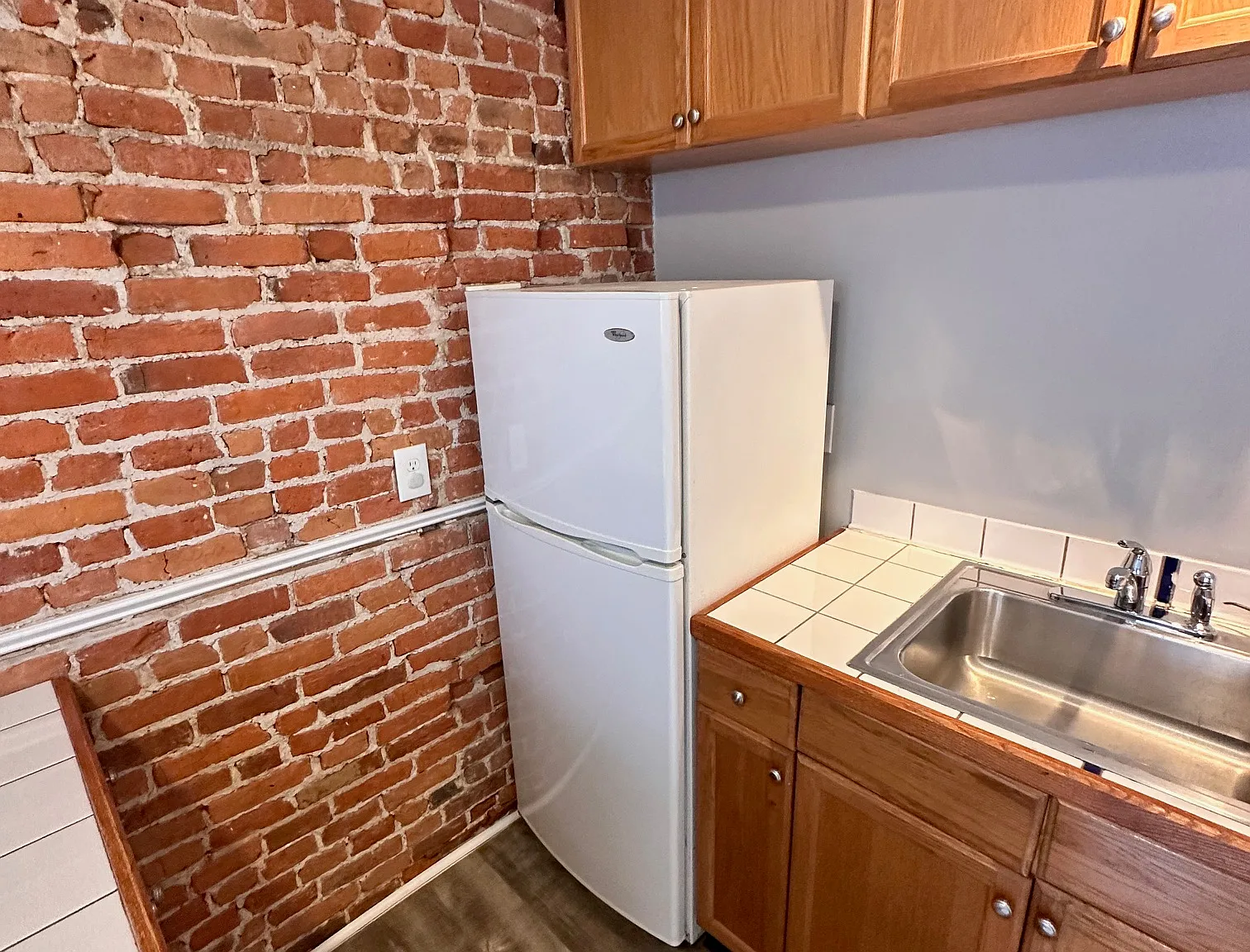 144 Cottage St — Photo 4