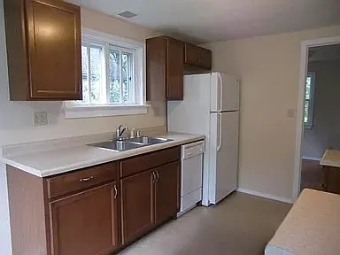 1908 Kings Ct — Photo 1