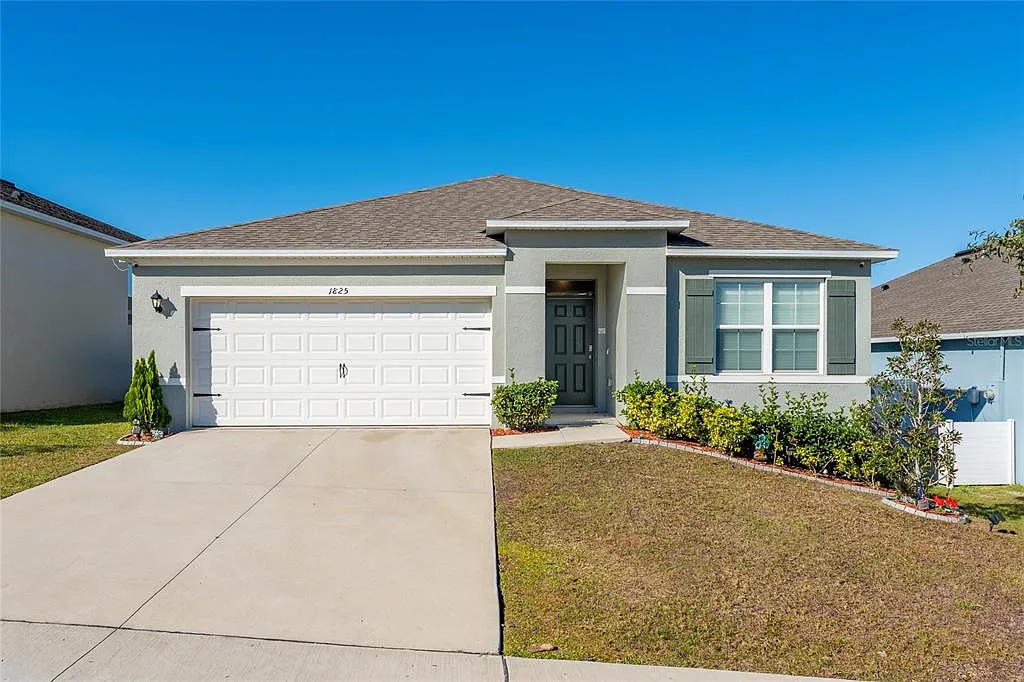 3 bed, 2.0 bath, 1701 sqft, $2,600 — Photo 2