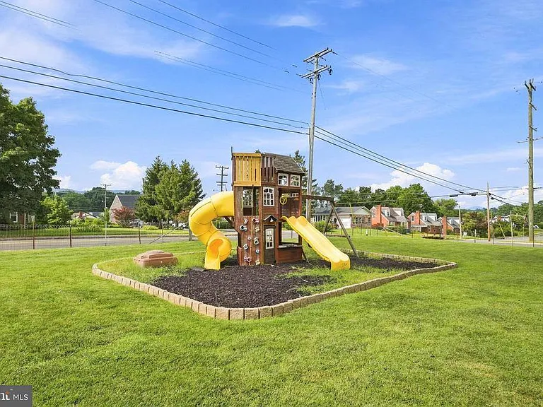 407 Manassas Ave — Photo 40