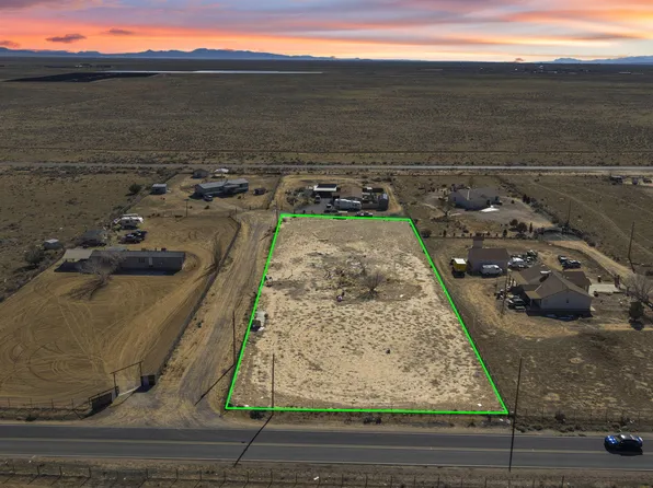 98 Van Camp Blvd, Los Lunas, NM 87031