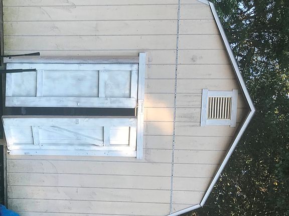 3rd image of 58525 Saint Clement Ave
