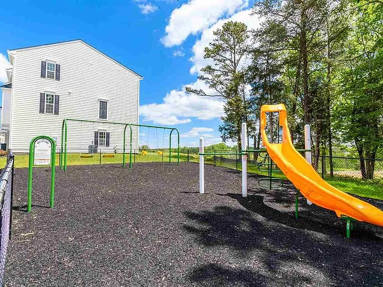 2087 Elm Tree Ct — Photo 14