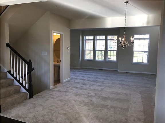 5th image of 207 Eagle Dr