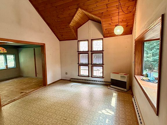 4th image of 15 Bear Paw Ln