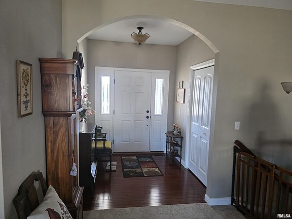 5th image of 111 Miromar Ln