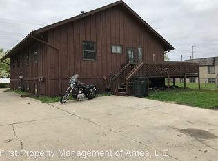 2207 Barr Dr, Ames, IA 50010