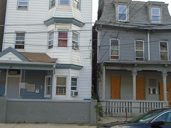3rd image of 119 Linden St