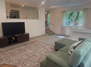 15912 252nd Ave SE #1, Issaquah, WA 98027