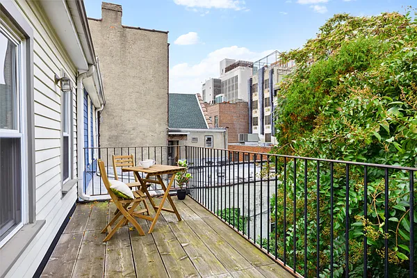 Sold by Compass | media 13