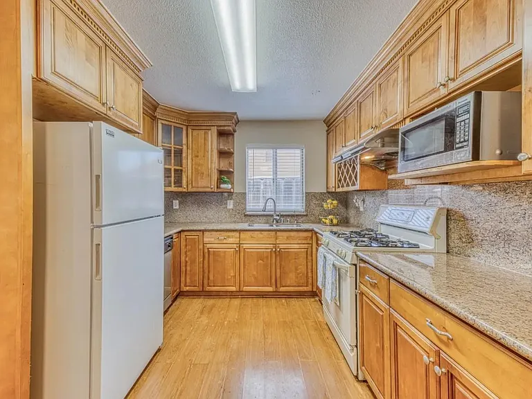 312 Grace Cir — Photo 8