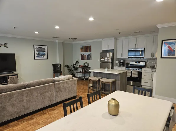 613 4th Street image 2 of 9