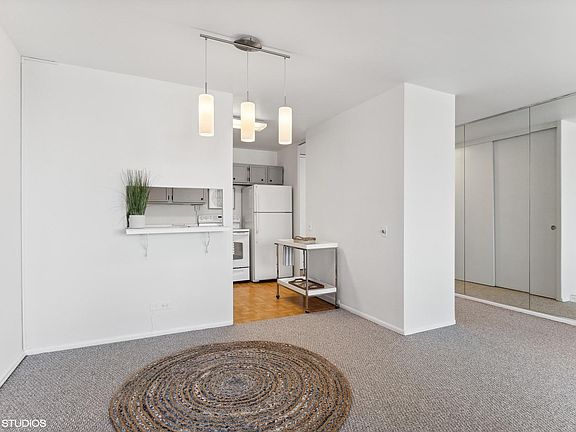 5th image of 2400 N Lakeview Ave APT 1408