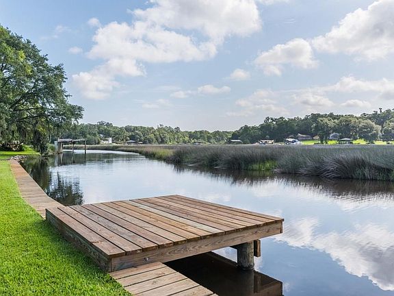 339 Brooks Cir E-35