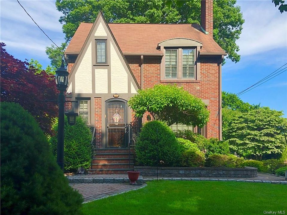 1st image of 130 Park Dr