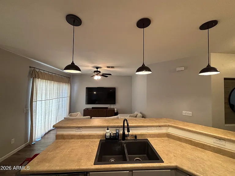 948 E Savannah Dr — Photo 9