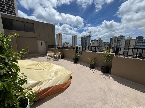 311 Ohua Ave Penthouse 2, Honolulu, HI 96815