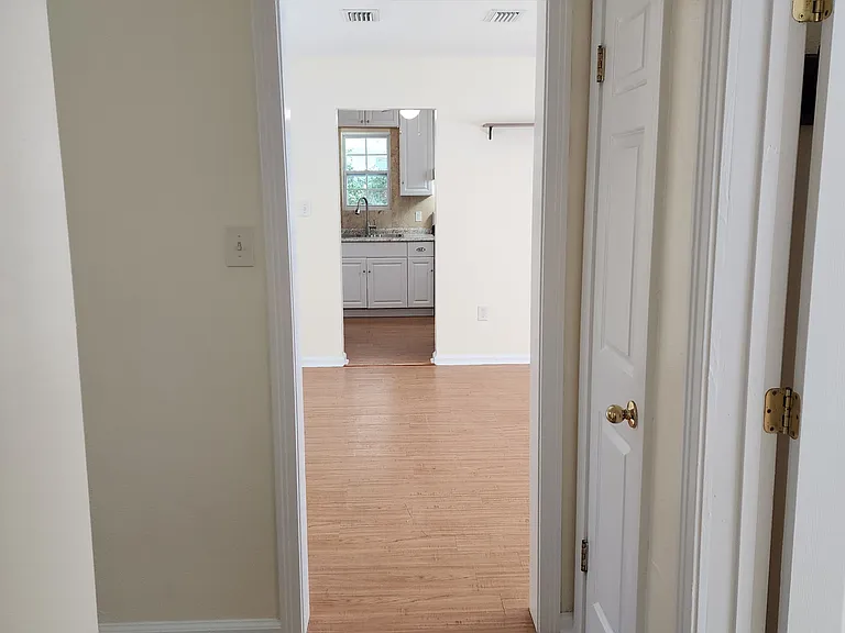 402 NW 35th Ter — Photo 49
