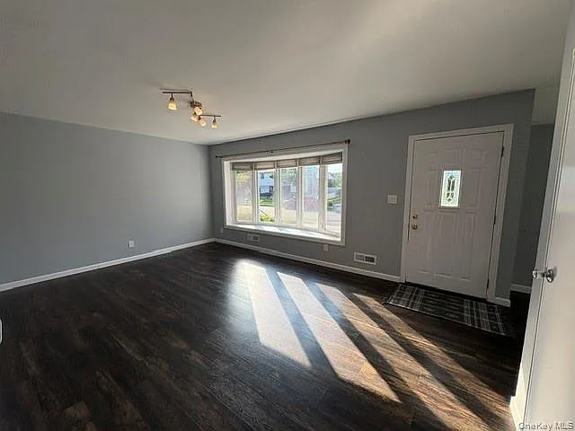 266 Central Park Rd — Photo 4