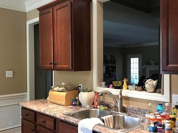 4th image of 1021 Tavistock Way