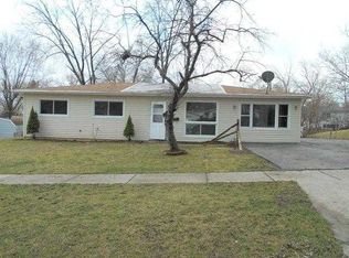 405 Tanglewood Dr, Streamwood, IL 60107