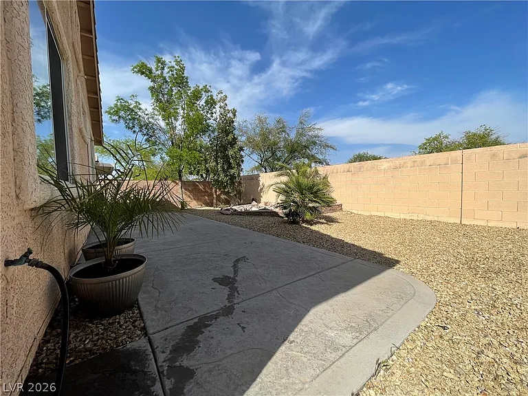 306 Winery Ridge St — Photo 2