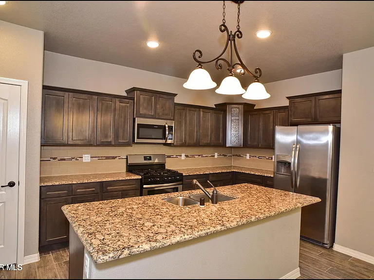 2120 Thomas Lackland St — Photo 11
