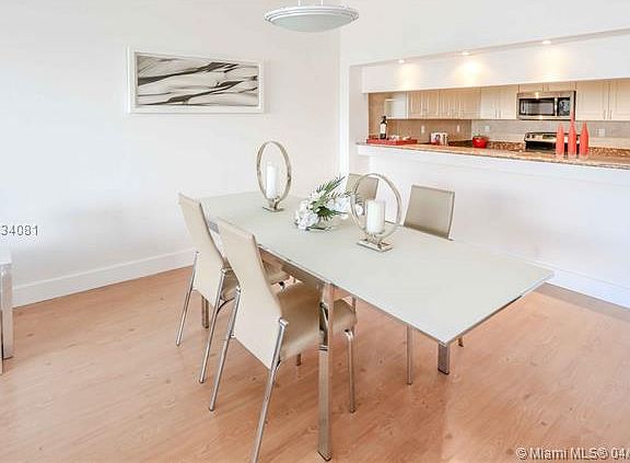 4th image of 251 Crandon Blvd APT 533