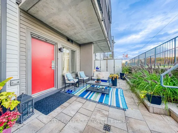 2635 William Jackson Dr #702, Pickering, ON L1X 0L5