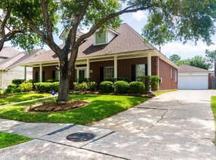2419 Dixie Woods Dr, Pearland, TX 77581